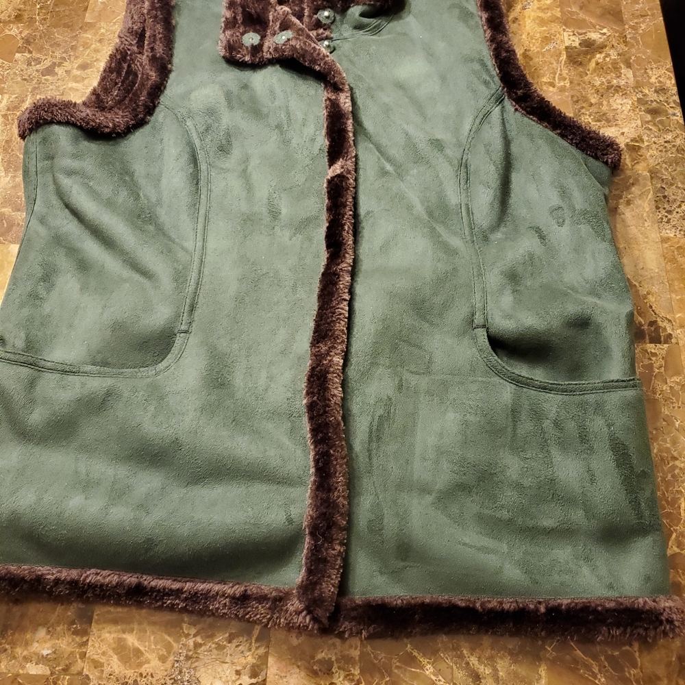 D & Co. Green Vest XL